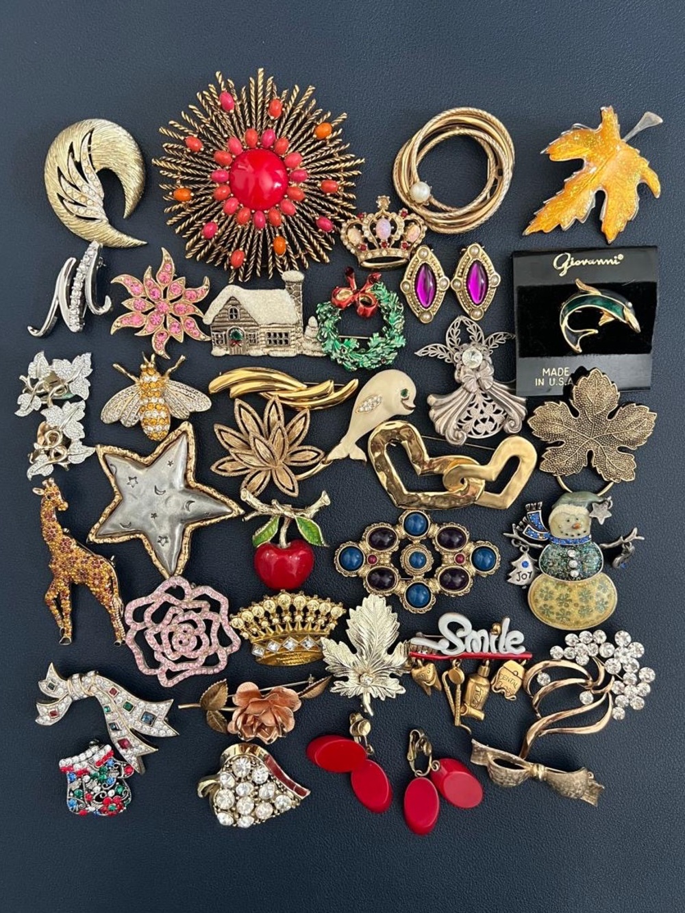 Assorted Women’s Jewelry Brooch Pin and Earrings Bundle Lot